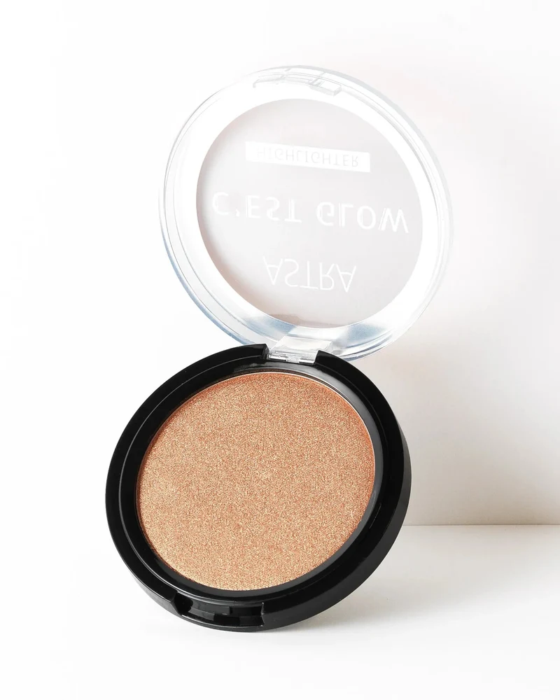 Astra C'est Glow Highlighter - 02 Glaze Maison